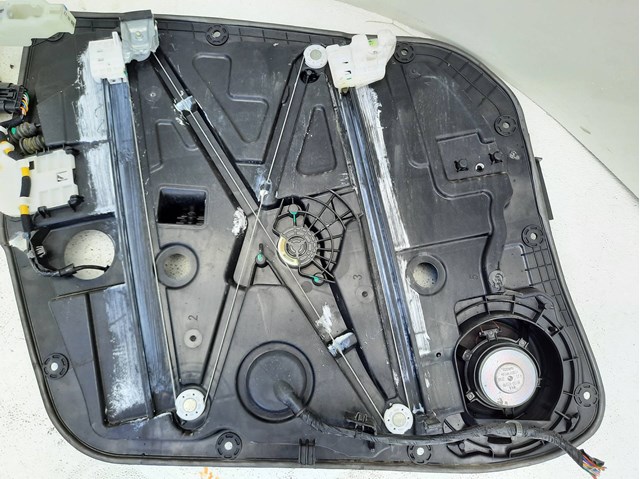 82460B2000 HYUNDAI Мотор стеклоподъемника двери передней правой купить в Ровно