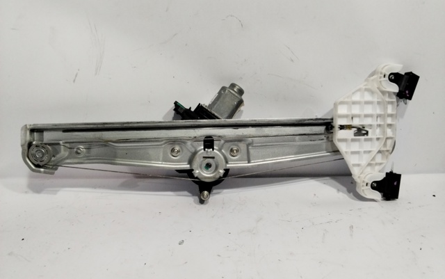 82460N7010 HYUNDAI Мотор стеклоподъемника двери передней правой купить в Сумы