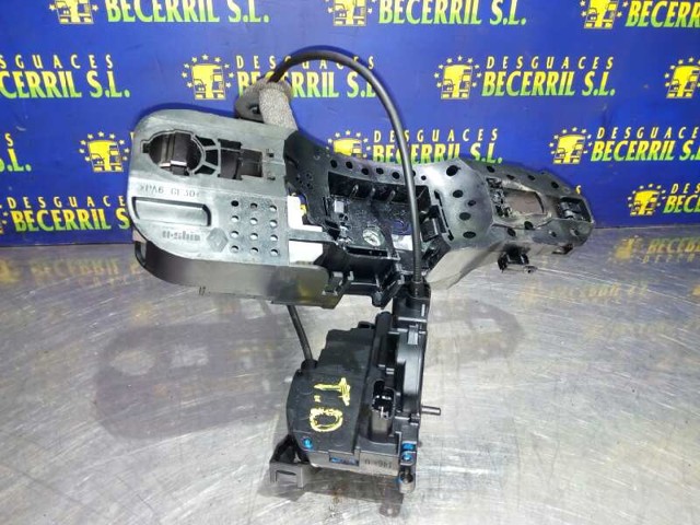 825020025R Замок двери задней правой купить Павлоград