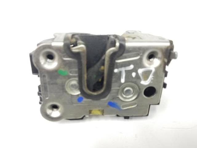 Fecho da porta traseira direita 825029139R Renault (RVI)