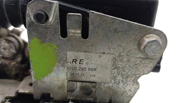 RENAULT 825029556R Замок двери задней правой в наличии Житомир