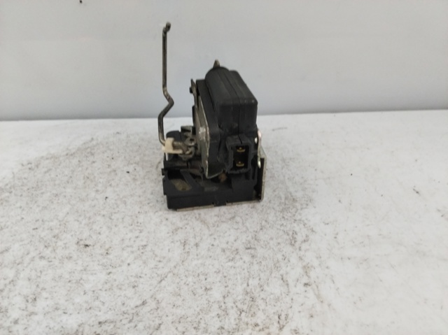 825029556R RENAULT Замок двери задней правой купить в Сумы