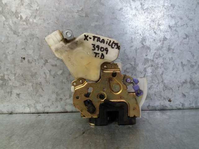 NISSAN 82502AA21A Замок двери задней правой в наличии Одесса