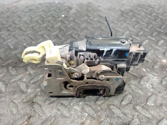 825031894R RENAULT Замок двери задней левой купить в Ирпень