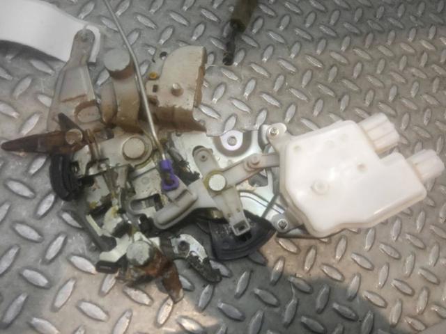 825087319R RENAULT Замок двери боковой сдвижной правой купить в Одесса