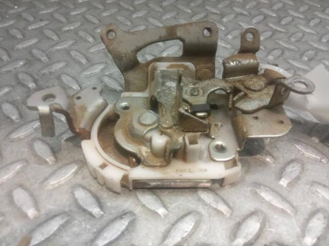 RENAULT 825087319R Замок двери боковой сдвижной правой в наличии Ужгород