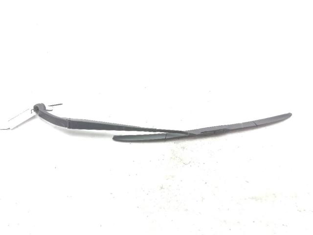 Braço de limpa-pára-brisas do pára-brisas 8250A172 MITSUBISHI