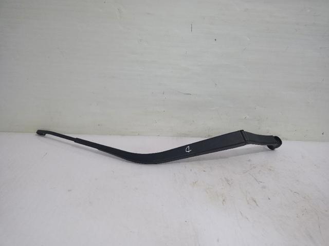 Braço de limpa-pára-brisas do pára-brisas 8250A172 MITSUBISHI