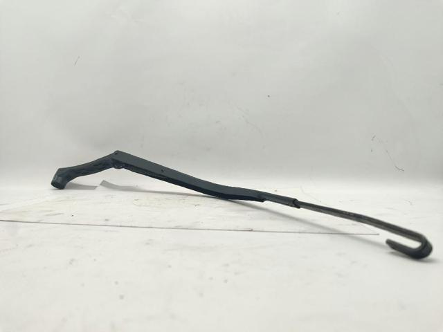 Braço de limpa-pára-brisas do pára-brisas 8250A172 MITSUBISHI