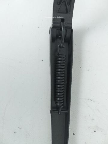 Braço de limpa-pára-brisas do pára-brisas 8250A172 MITSUBISHI