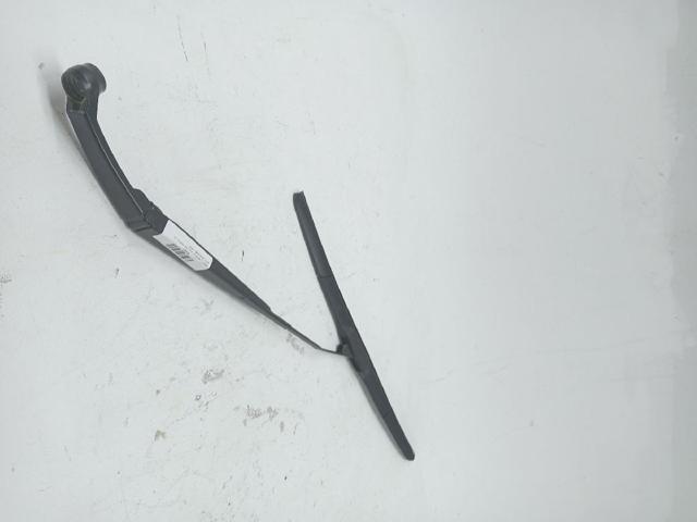 Braço de limpa-pára-brisas do pára-brisas 8250A172 MITSUBISHI