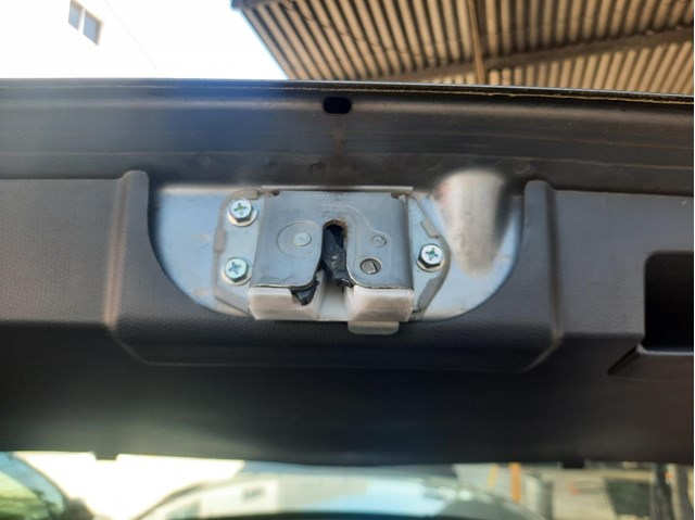 Porta-malas / Fechadura Traseira para Suzuki Swift Saloon 1.3 16V (92 cv) M13A 8251063J00