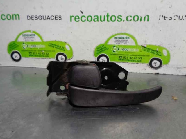 Maçaneta interna dianteira/traseira da porta esquerda 826103A000AX Hyundai/Kia