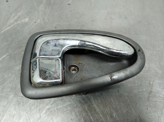 HYUNDAI 8262025000 Ручка двери правой внутренняя передняя/задняя в наличии Днепр