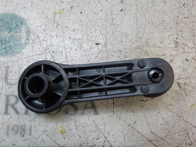 8263022001EQ HYUNDAI Ручка подъема стекла двери задней купить в Винница