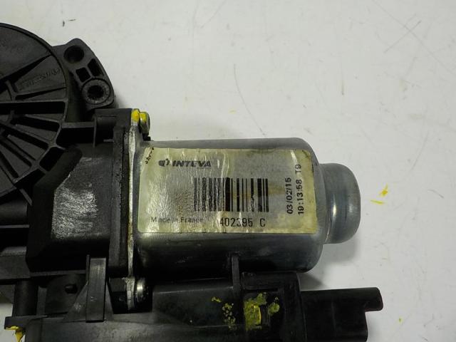 826553W000 HYUNDAI Держатель наружной ручки двери передней левой купить в Николаев