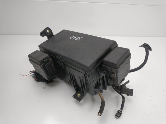 8266260331 TOYOTA Крышка блока предохранителей купить в Николаев