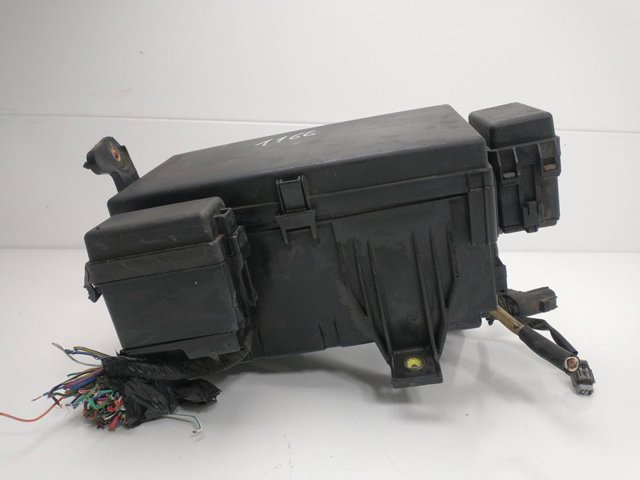 8266260331 TOYOTA Крышка блока предохранителей купить в Хмельницкий