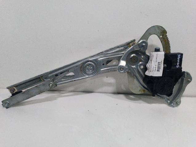 Mecanismo de acionamento de vidro da porta traseira direita 827208148R RENAULT