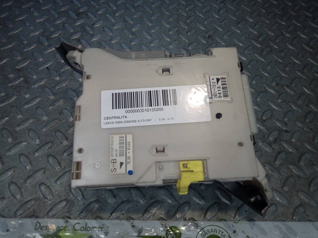 Caja reles / fusibles para toyota land cruiser 200 lexus is200 (ds2/is2) / 0,05 - ... 2AD-FHV 8273053050
