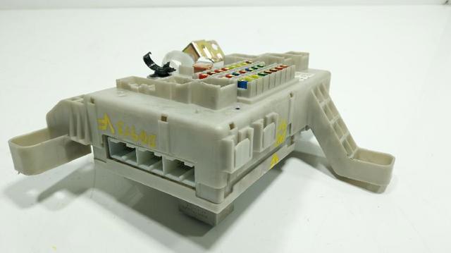 8273060110 TOYOTA Блок предохранителей купить в Николаев