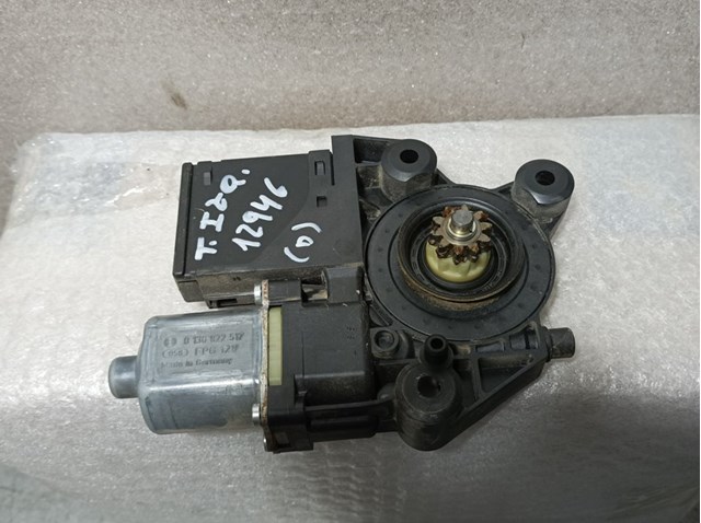 Motor do vidro traseiro esquerdo para Renault Scénic III 1.5 dCi K9KA6 827310166R