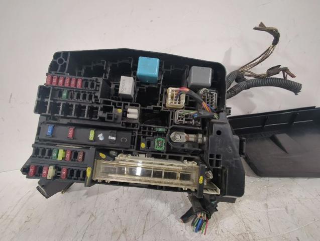 Unidade de dispositivos de segurança Toyota Avensis 3 T27