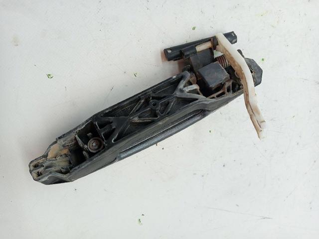 SUZUKI 8283163J10 Держатель наружной ручки двери задней правой в наличии Винница