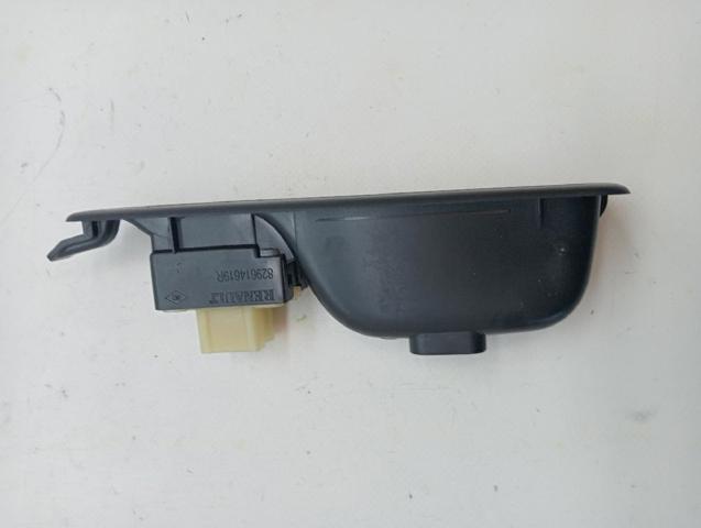 RENAULT 829616434R Панель (накладка) блока управления стеклоподъемником задняя правая в наличии Черновцы