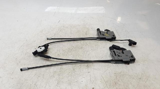 Fecho da capota 82A823509A VAG