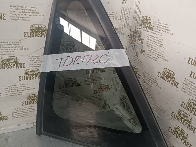 83300CA000 Стекло кузова (багажного отсека) правое купить Киев