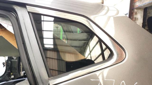 833134EA0A NISSAN Стекло кузова (багажного отсека) левое купить в Павлоград
