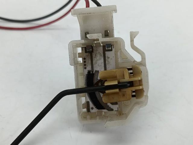 Sensor do nível de combustível no tanque Toyota Yaris P13