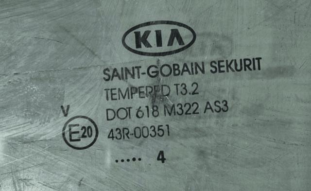 HYUNDAI 834213U010A Стекло двери задней правой в наличии Чернигов
