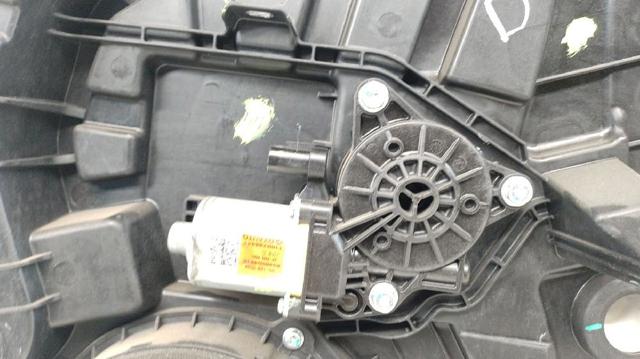 HYUNDAI 83460D4010 Мотор стеклоподъемника двери задней правой в наличии Киев