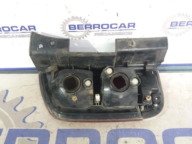 Lanterna traseira esquerda externa 8360109100 Ssang Yong