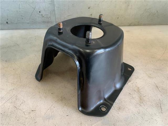 SUZUKI 8396165D00 Кронштейн запасного колеса в наличии Полтава