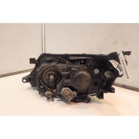 84001SC061 SUBARU Правая фара купить в Львов