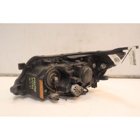 SUBARU 84001SC061 Правая фара в наличии Черновцы