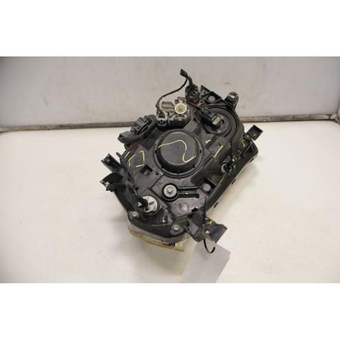 84001SC061 SUBARU Правая фара купить в Украина