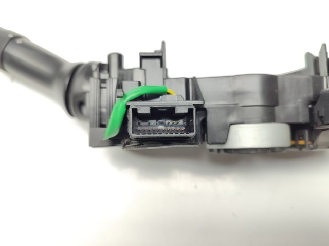 Comutador esquerdo instalado na coluna da direção 8414042111 TOYOTA