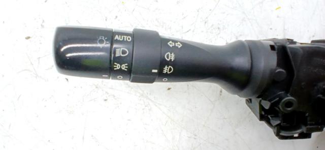 Comutador esquerdo instalado na coluna da direção 8414042111 TOYOTA