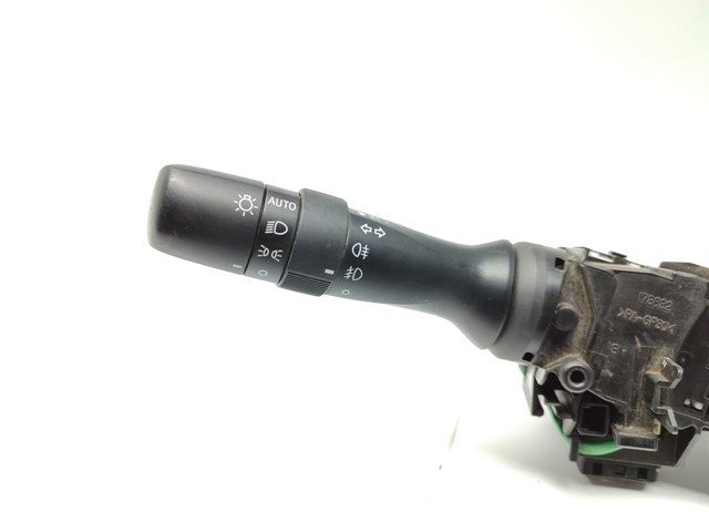 Comutador esquerdo instalado na coluna da direção 8414042111 TOYOTA