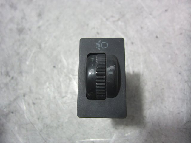 8415202021 TOYOTA Кнопка (регулятор) корректора фар купить в Киев