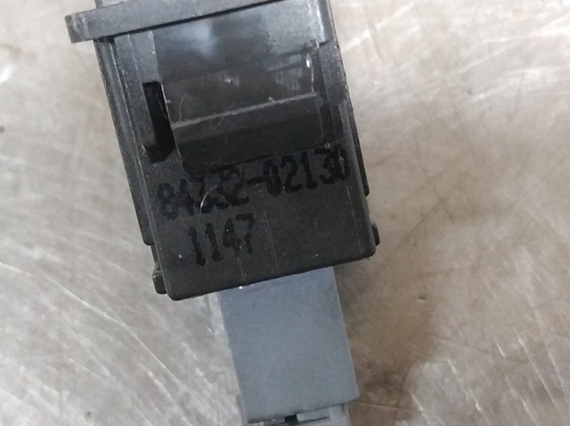8433202130 TOYOTA Кнопка включения аварийного сигнала купить в Каменское