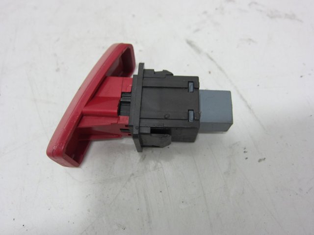 TOYOTA 8433202130 Кнопка аварийки в наличии Хмельницкий