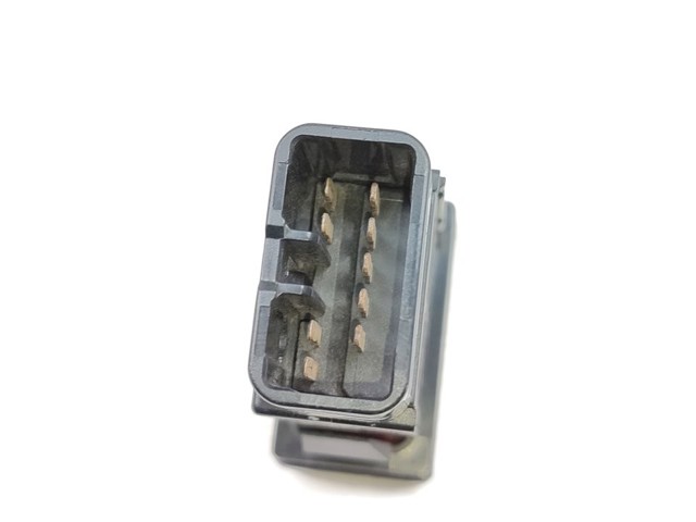 Botão de ativação do sinal de emergência Toyota Avensis 2 T25