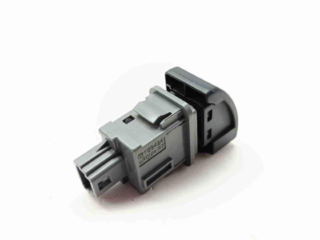 84332F4020 Кнопка включения аварийного сигнала купить Кривой Рог