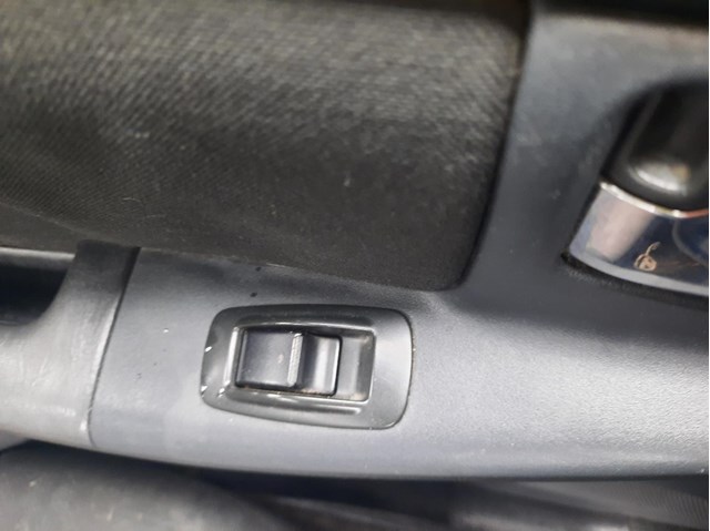 Controle do vidro traseiro esquerdo para Toyota Corolla 2.0 D-4D (cde120r_, cde120l_) 1CDFTV 8481002041