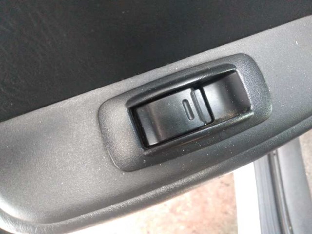 Controle do vidro traseiro esquerdo para Toyota Rav 4 III 2.2 d 4wd (ala30_) 2adftv 8481012080